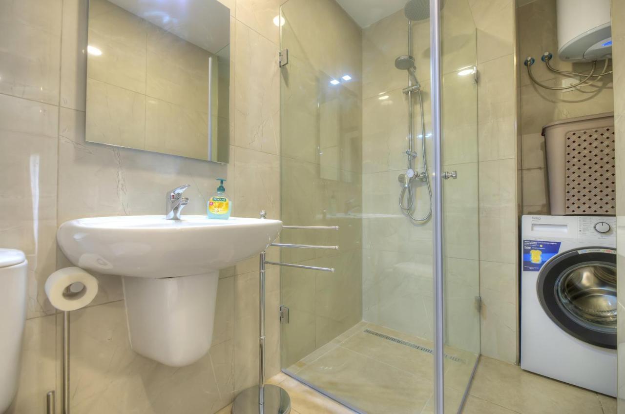 Brand New And Tastefully Furnished 2 Bedroom Apartment Ddif1-2 Gzira Exterior foto